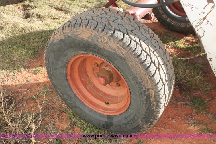 image for item H8035 1967 International Farmall 856 tractor