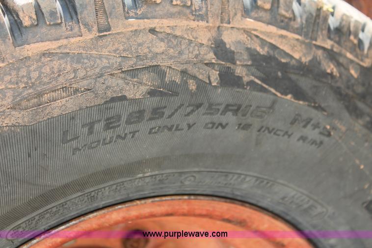 image for item H8035 1967 International Farmall 856 tractor