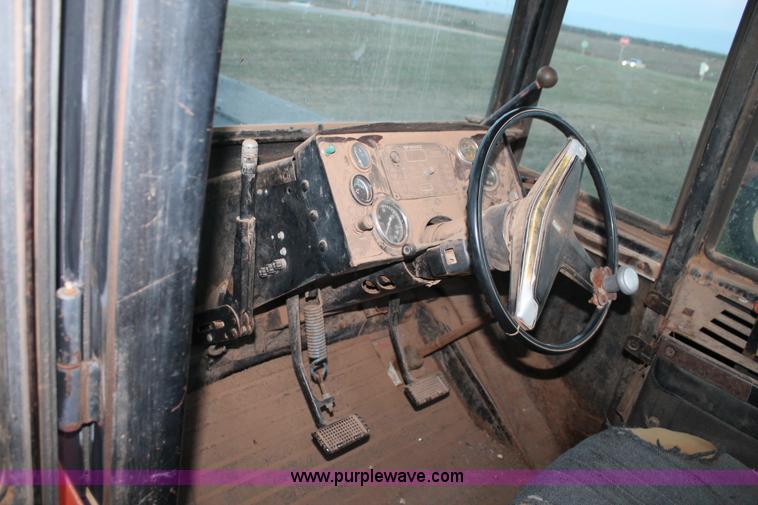 image for item J1359 1981 Versatile 895 4WD tractor