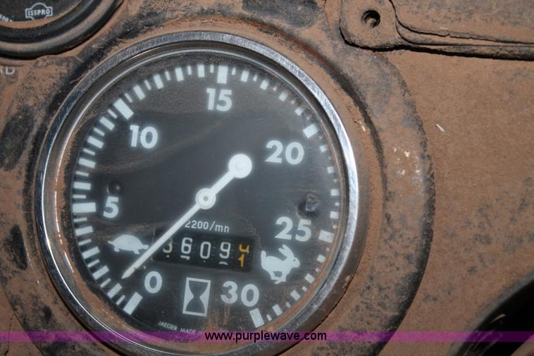 image for item J1359 1981 Versatile 895 4WD tractor