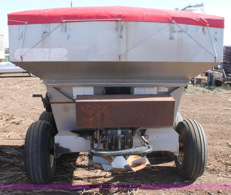 Tyler fertilizer spreader in Lorenzo, TX Item J1374 sold Purple Wave
