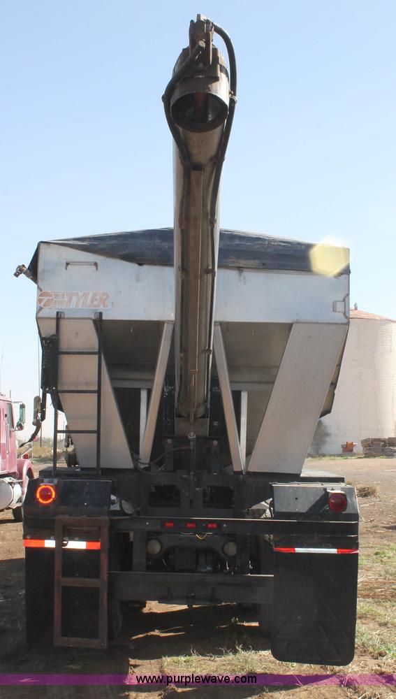 image for item J1378 1970 Mack RS700C tender truck