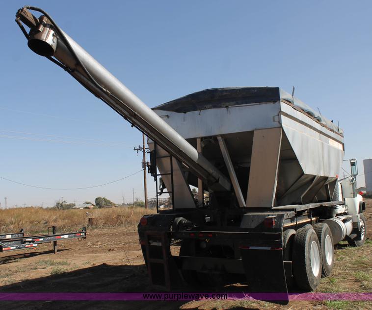 image for item J1378 1970 Mack RS700C tender truck