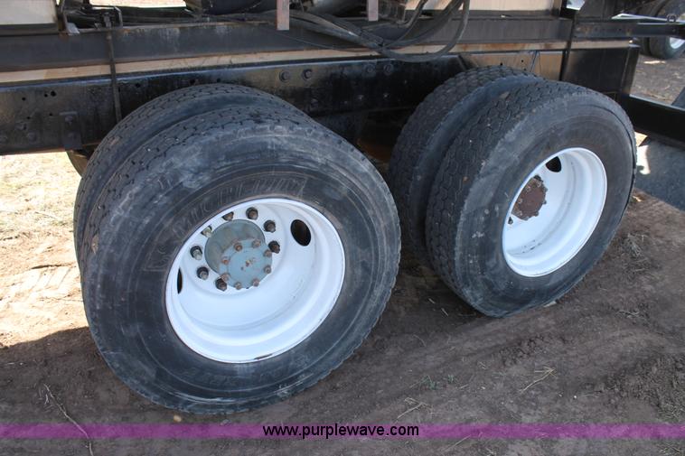 image for item J1378 1970 Mack RS700C tender truck