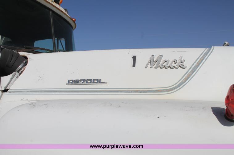 image for item J1378 1970 Mack RS700C tender truck