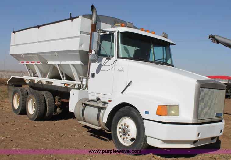 image for item J1379 1989 Volvo WHEB tender truck