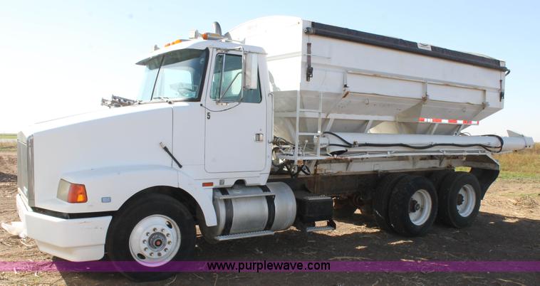 image for item J1379 1989 Volvo WHEB tender truck