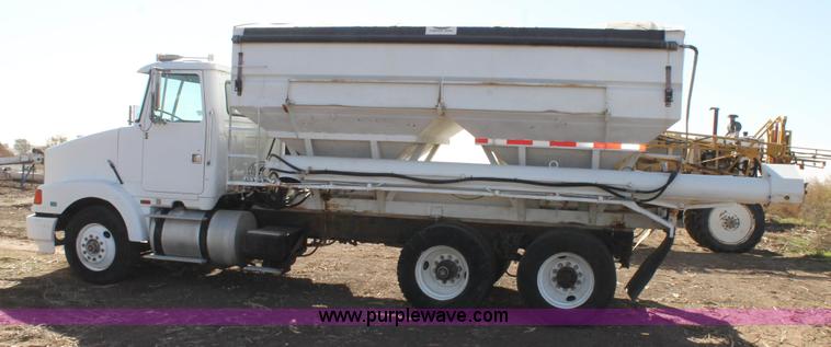 image for item J1379 1989 Volvo WHEB tender truck
