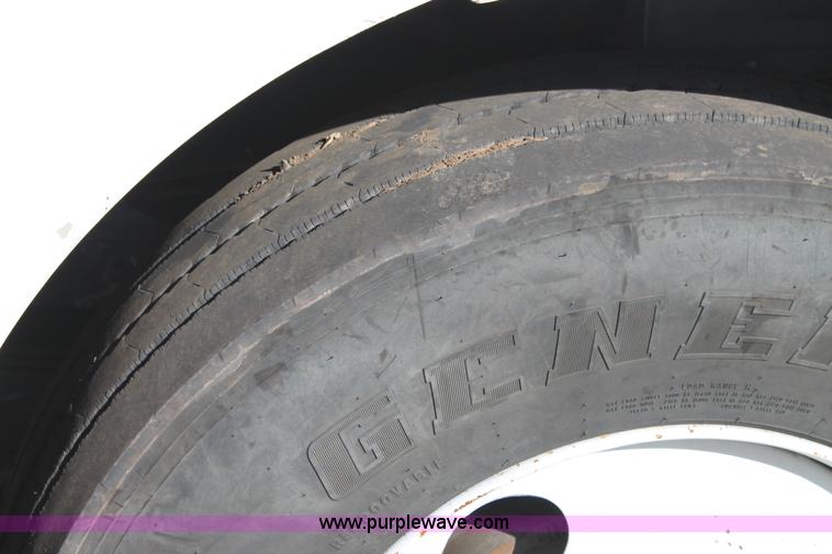 image for item J1380 1995 Volvo WG semi truck