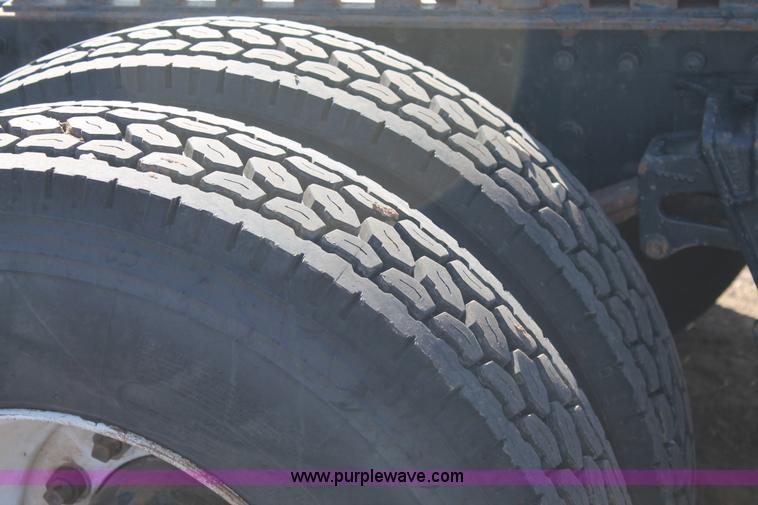 image for item J1380 1995 Volvo WG semi truck