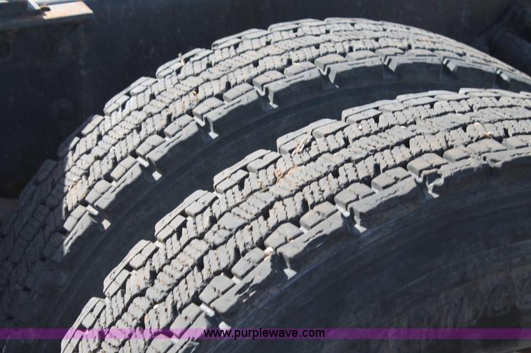 image for item J1380 1995 Volvo WG semi truck