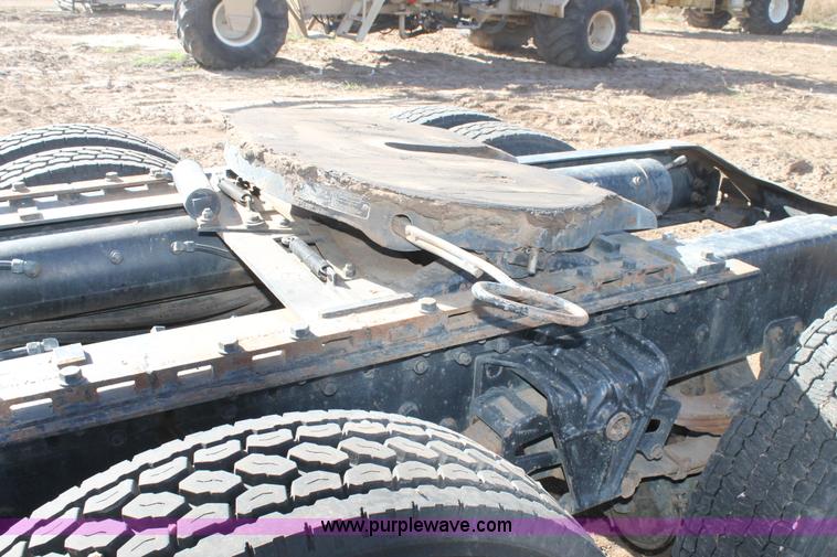 image for item J1380 1995 Volvo WG semi truck