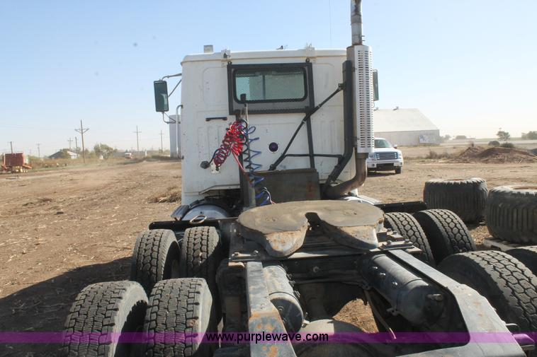 image for item J1380 1995 Volvo WG semi truck