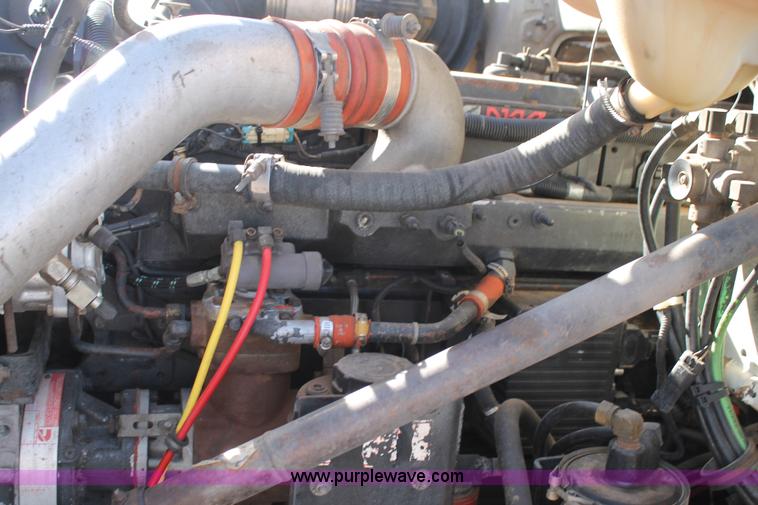 image for item J1380 1995 Volvo WG semi truck