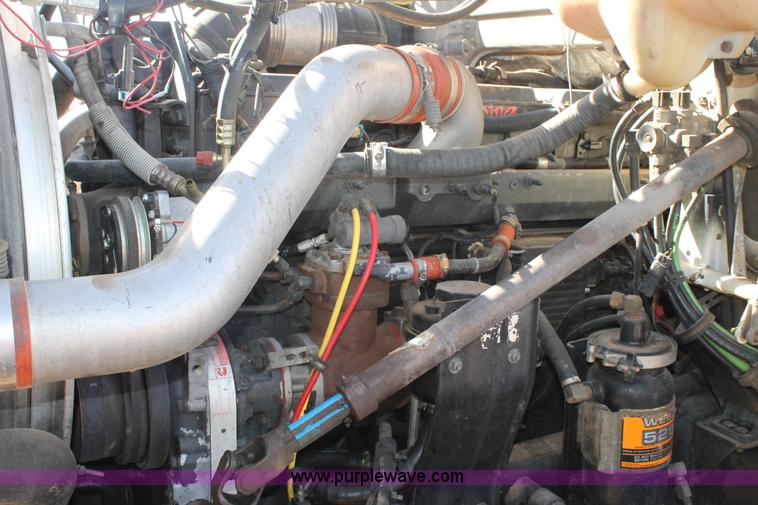 image for item J1380 1995 Volvo WG semi truck