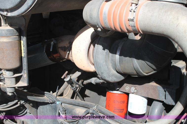 image for item J1380 1995 Volvo WG semi truck