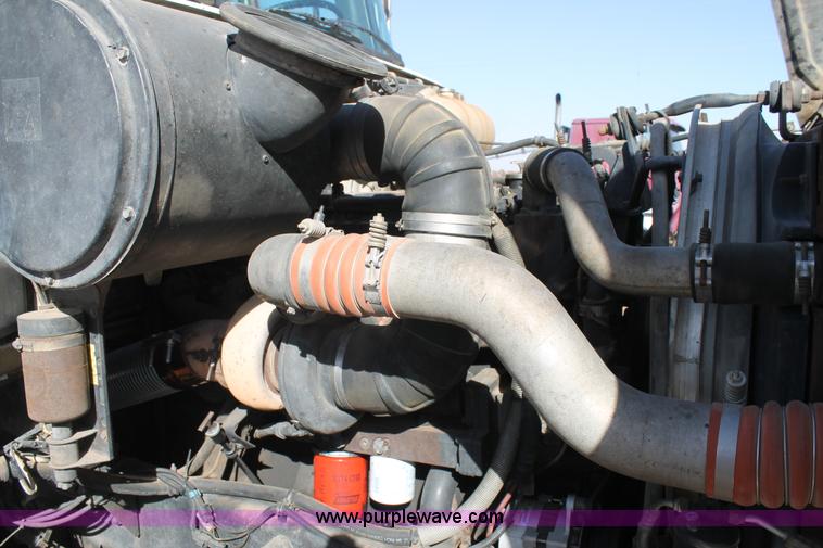 image for item J1380 1995 Volvo WG semi truck