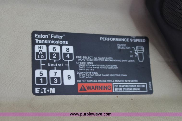 image for item J1380 1995 Volvo WG semi truck