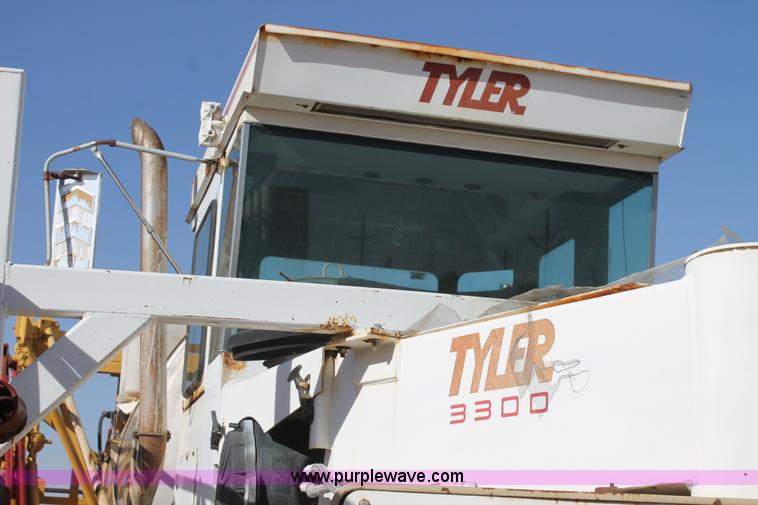 image for item J1382 Tyler 3300 liquid fertilizer sprayer