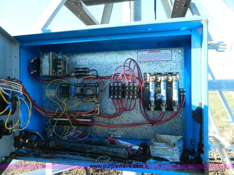 image for item J5159 1992 Valley 6000 center pivot system