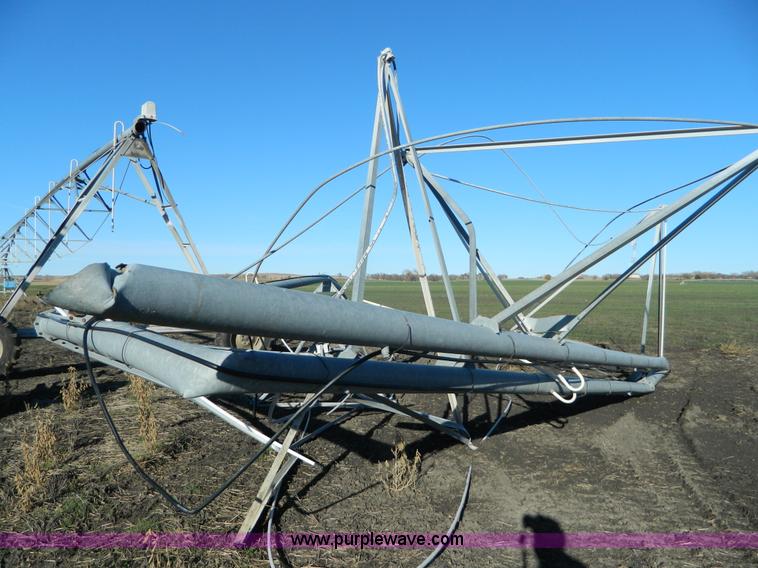 image for item J5159 1992 Valley 6000 center pivot system