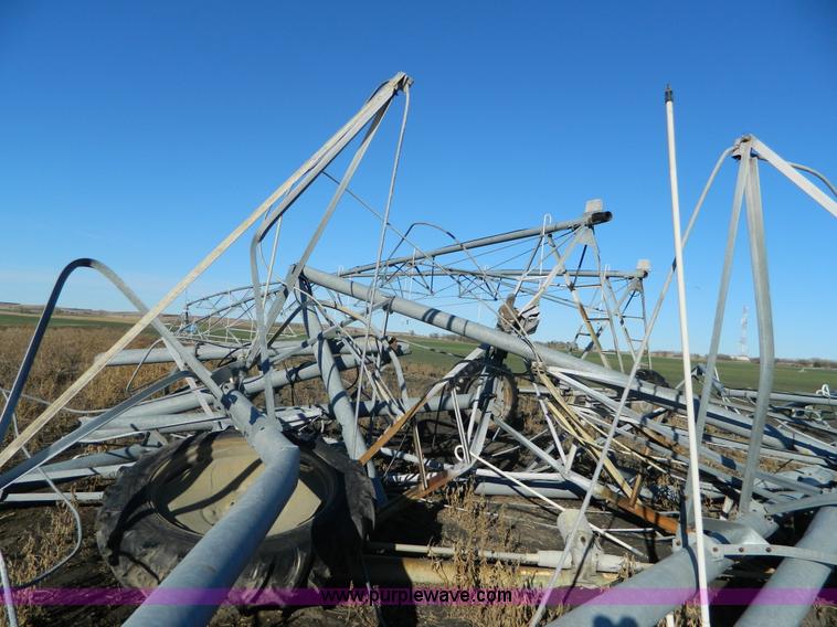 image for item J5159 1992 Valley 6000 center pivot system