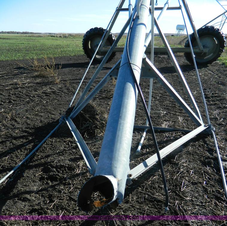 image for item J5159 1992 Valley 6000 center pivot system