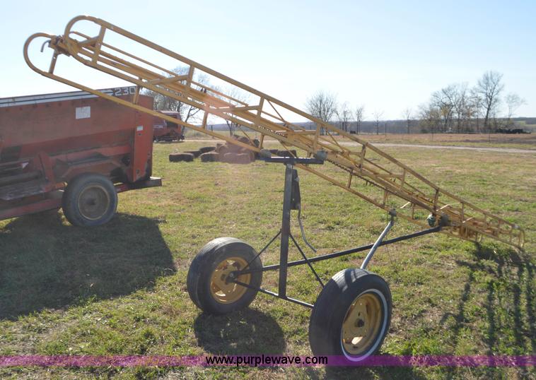 image for item K7596 Square bale conveyor