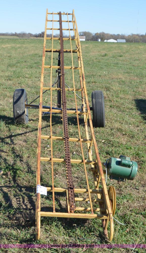 image for item K7596 Square bale conveyor