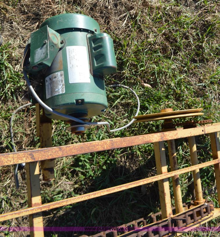 image for item K7596 Square bale conveyor