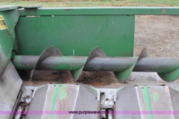 image for item L2367 1972 John Deere 643 corn head