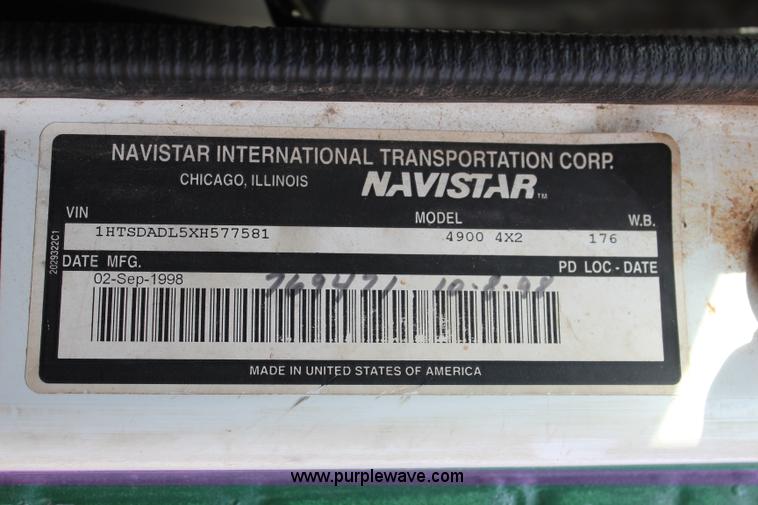 image for item L2398 1999 International 4900 Loral 2700 applicator truck