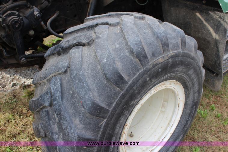 image for item L2398 1999 International 4900 Loral 2700 applicator truck