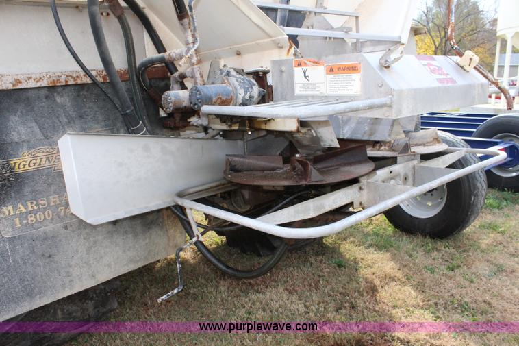 image for item L2398 1999 International 4900 Loral 2700 applicator truck