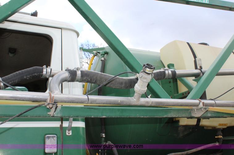 image for item L2399 1991 International 4900 Loral LIQUI-Max applicator truck