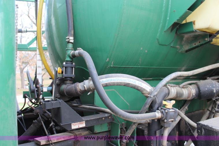 image for item L2399 1991 International 4900 Loral LIQUI-Max applicator truck