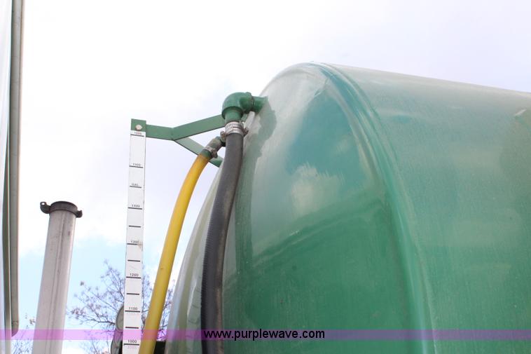 image for item L2399 1991 International 4900 Loral LIQUI-Max applicator truck