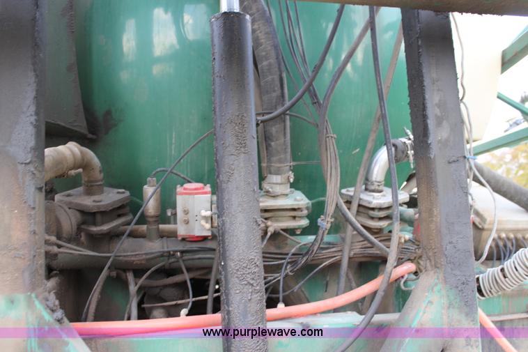 image for item L2399 1991 International 4900 Loral LIQUI-Max applicator truck