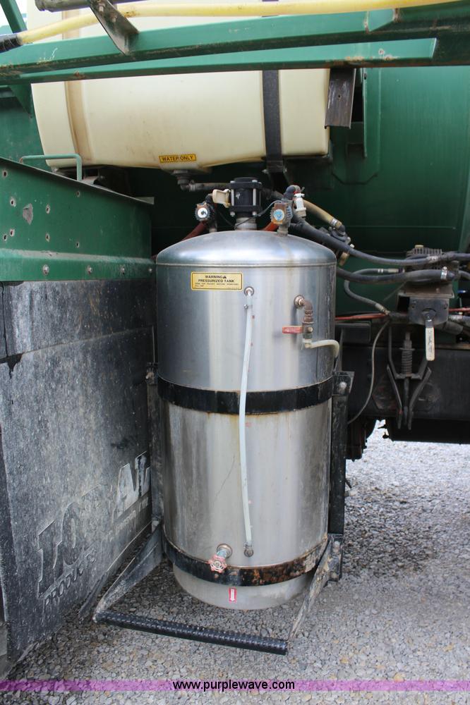 image for item L2399 1991 International 4900 Loral LIQUI-Max applicator truck