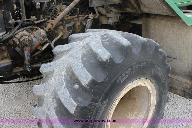 image for item L2399 1991 International 4900 Loral LIQUI-Max applicator truck