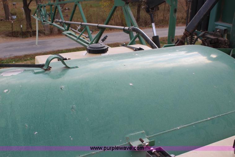 image for item L2399 1991 International 4900 Loral LIQUI-Max applicator truck