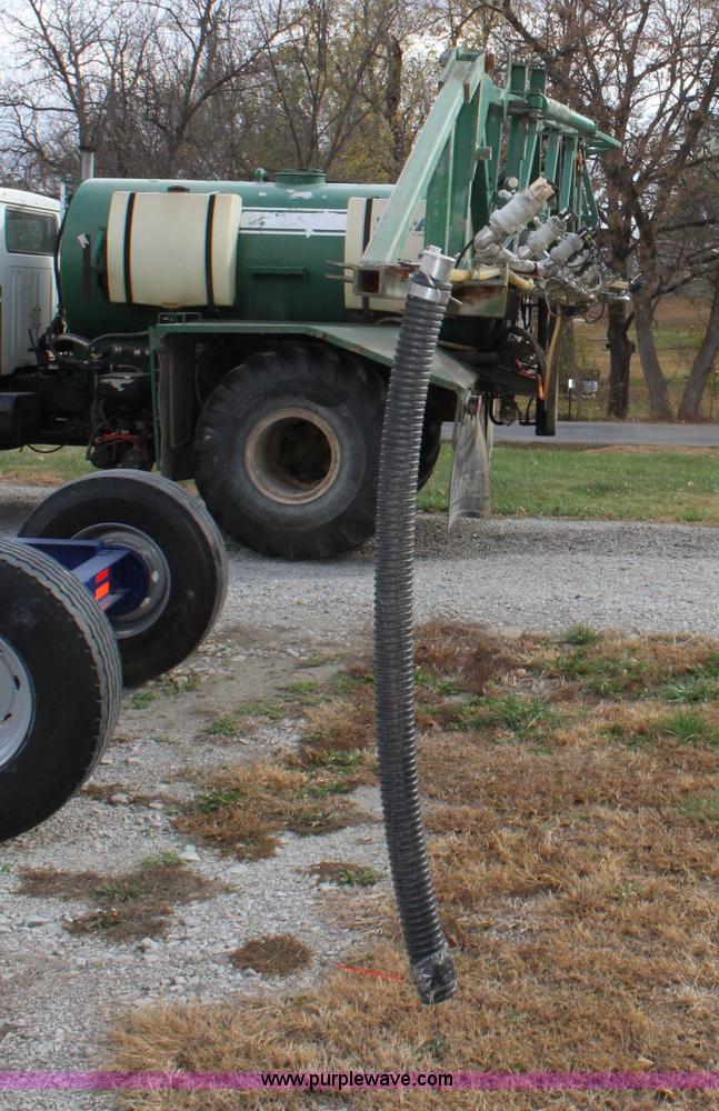 image for item L2399 1991 International 4900 Loral LIQUI-Max applicator truck