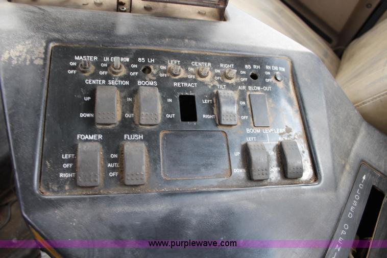 image for item L2399 1991 International 4900 Loral LIQUI-Max applicator truck