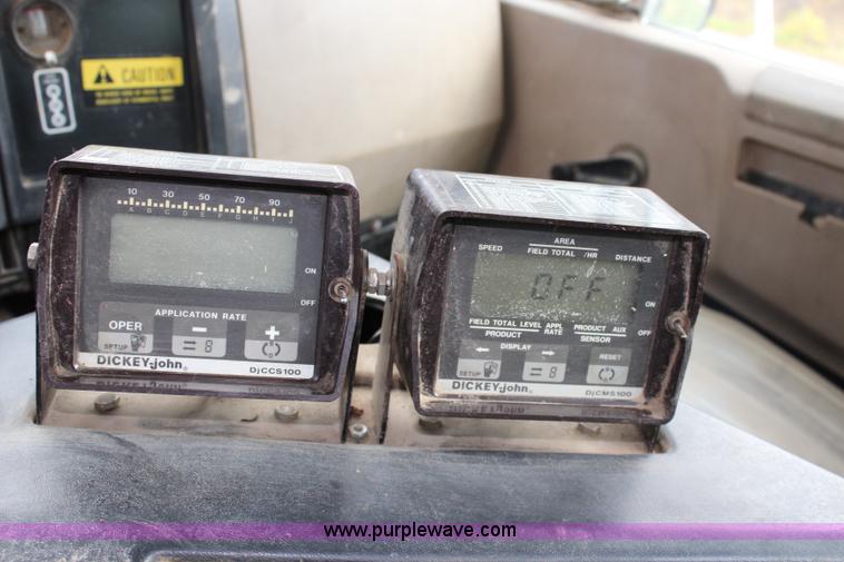 image for item L2399 1991 International 4900 Loral LIQUI-Max applicator truck