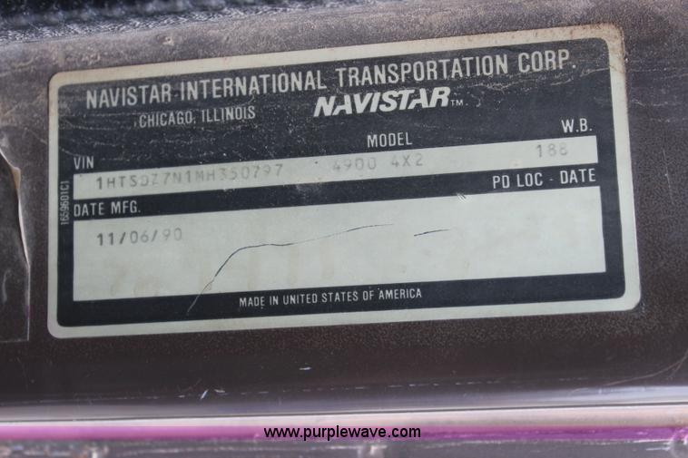 image for item L2399 1991 International 4900 Loral LIQUI-Max applicator truck