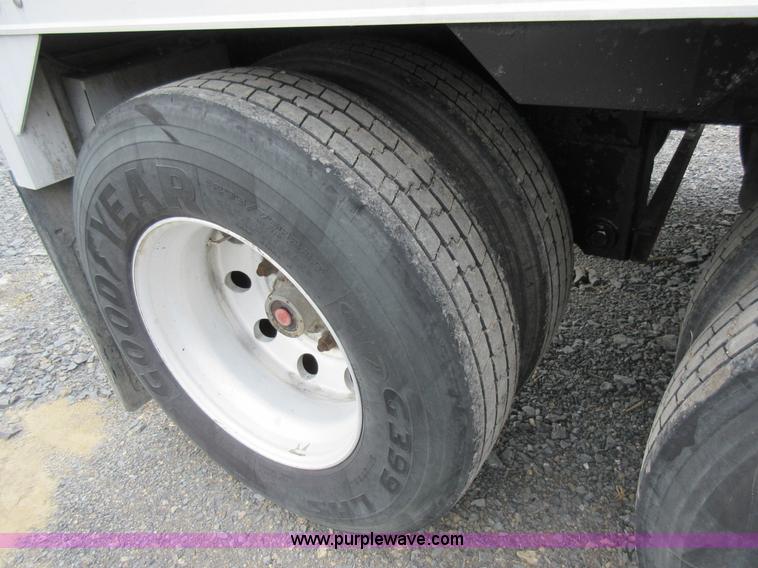 image for item L4535 2005 Timpte double hopper grain trailer
