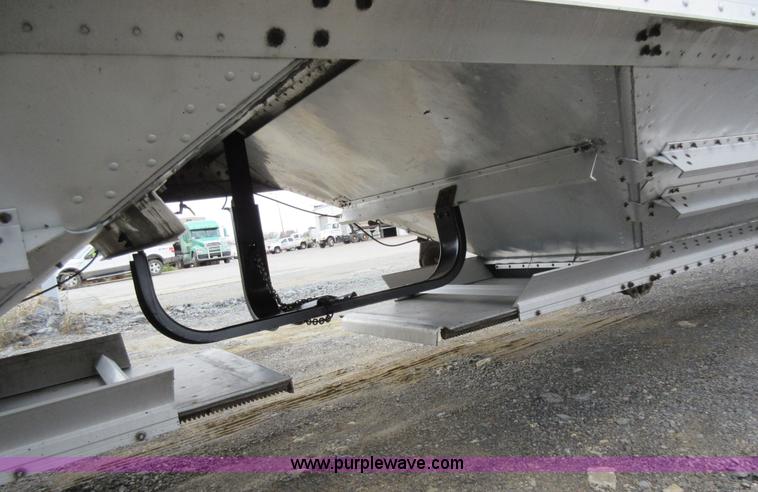 image for item L4535 2005 Timpte double hopper grain trailer