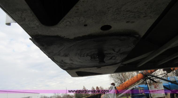 image for item L4535 2005 Timpte double hopper grain trailer