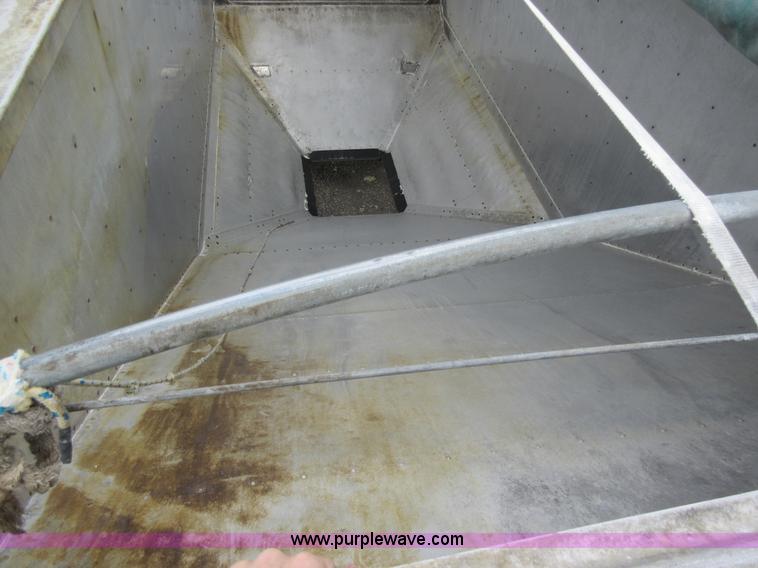 image for item L4535 2005 Timpte double hopper grain trailer