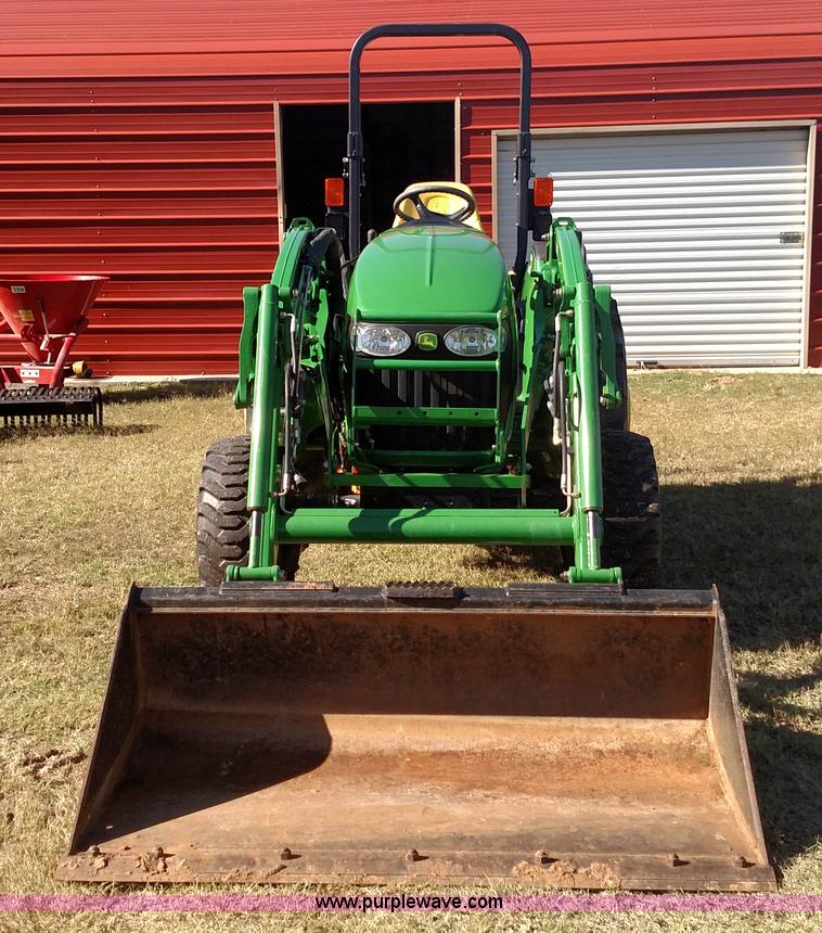 image for item L6024 2006 John Deere 4520 compact utility tractor